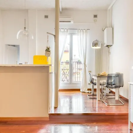 Charming Loft San Mamolo Lejlighed